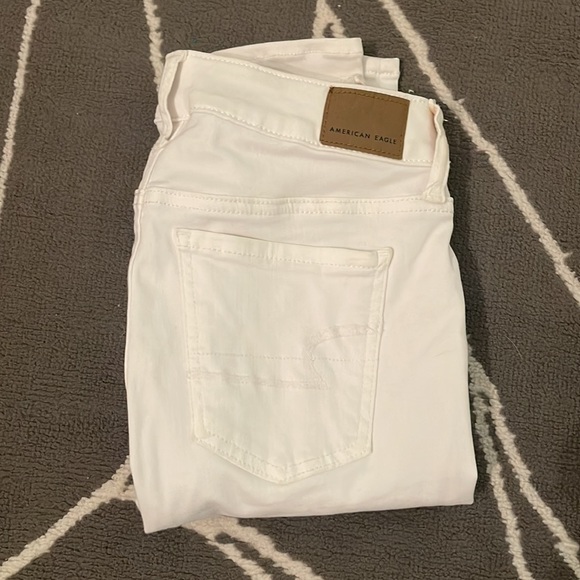 American Eagle white skinny jeans, size 4 - Picture 3 of 3